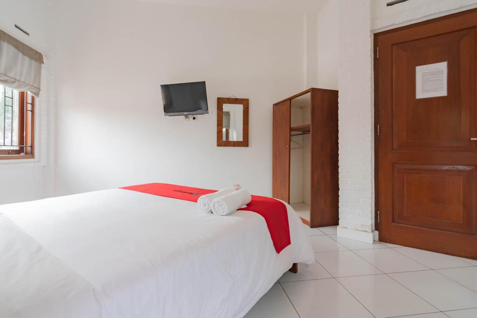 Reddoorz Plus Near Dago Pakar Hotel Bandung Exterior photo